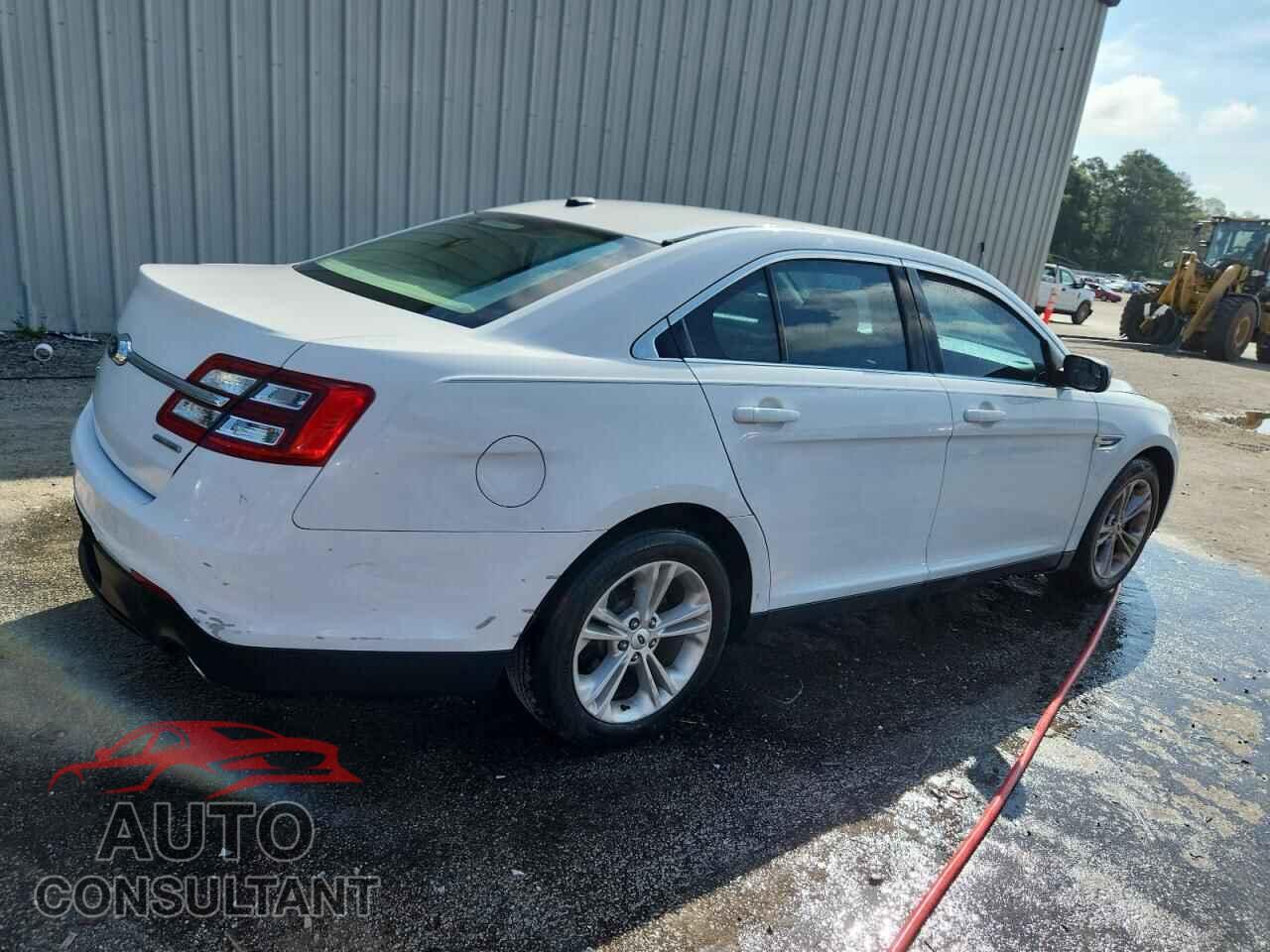 FORD TAURUS 2017 - 1FAHP2D88HG112211
