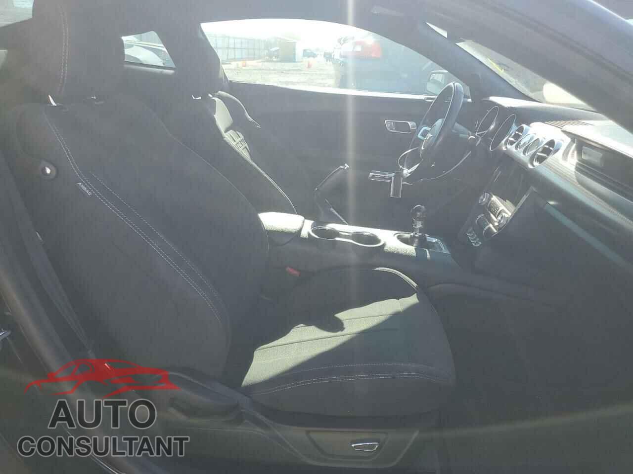 FORD MUSTANG 2019 - 1FA6P8CF0K5123619