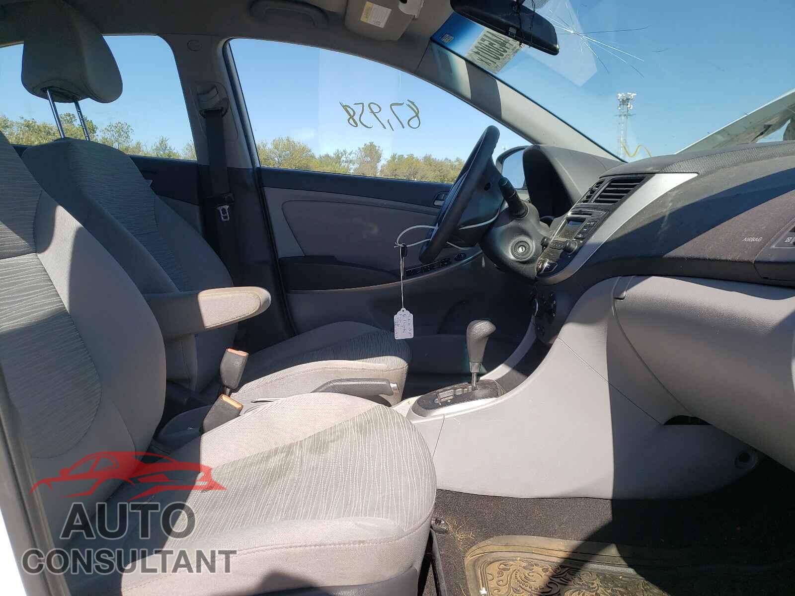 HYUNDAI ACCENT 2016 - KMHCT4AE7GU946987