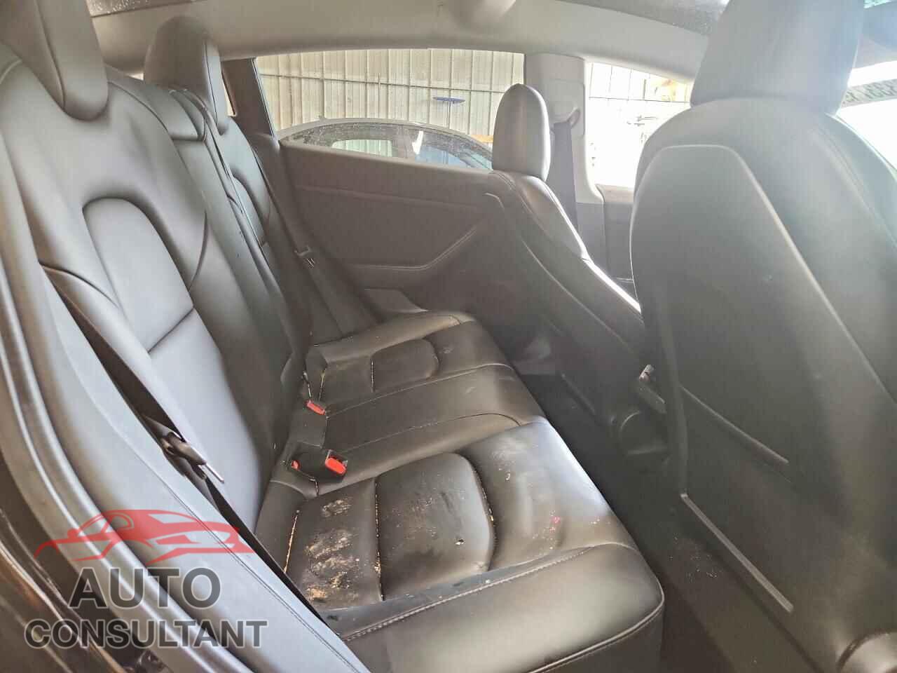TESLA MODEL 3 2022 - 5YJ3E1EB1NF107596
