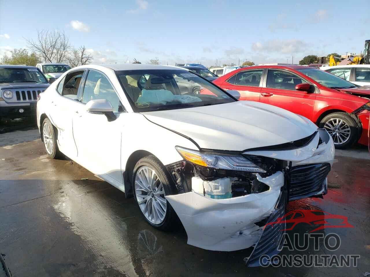 TOYOTA CAMRY 2018 - 4T1B11HK9JU141494