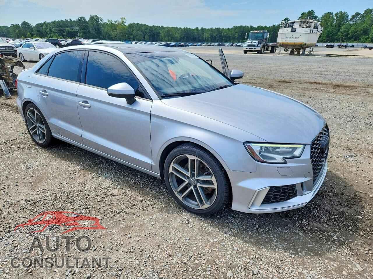 AUDI A3 2017 - WAUB8GFF4H1066561