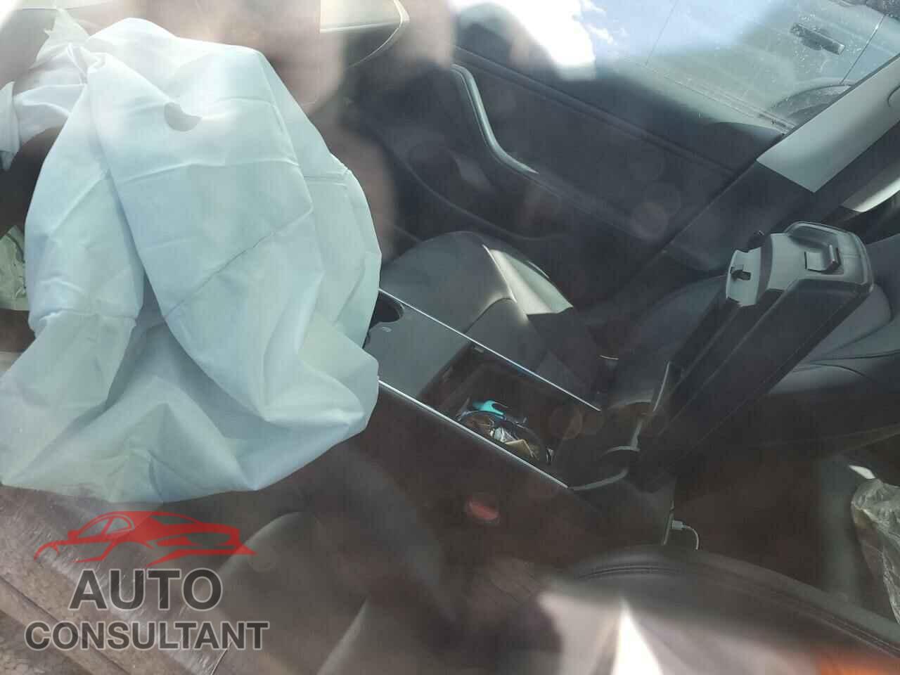TESLA MODEL 3 2018 - 5YJ3E1EA6JF018334