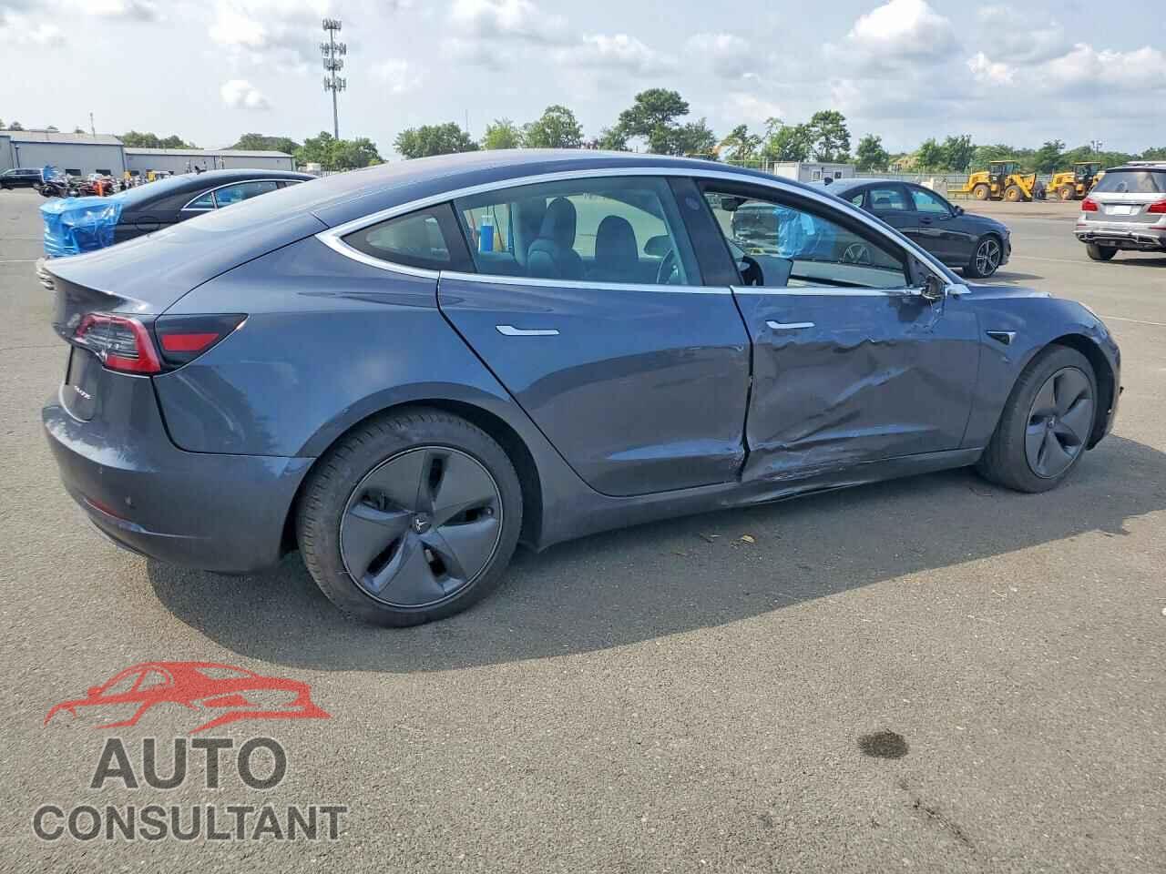 TESLA MODEL 3 2019 - 5YJ3E1EB3KF205704