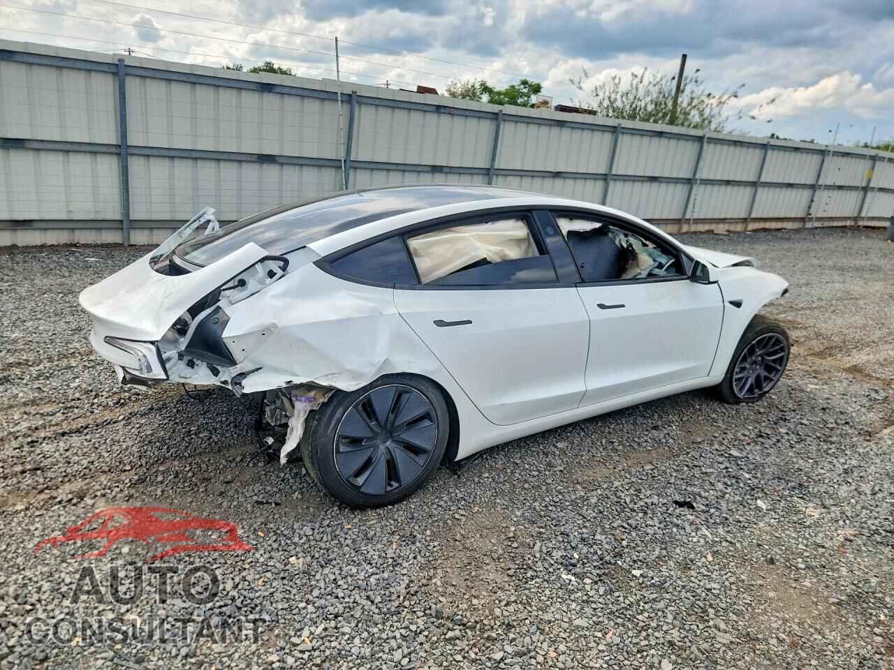 TESLA MODEL 3 2025 - 5YJ3E1EA0SF932077