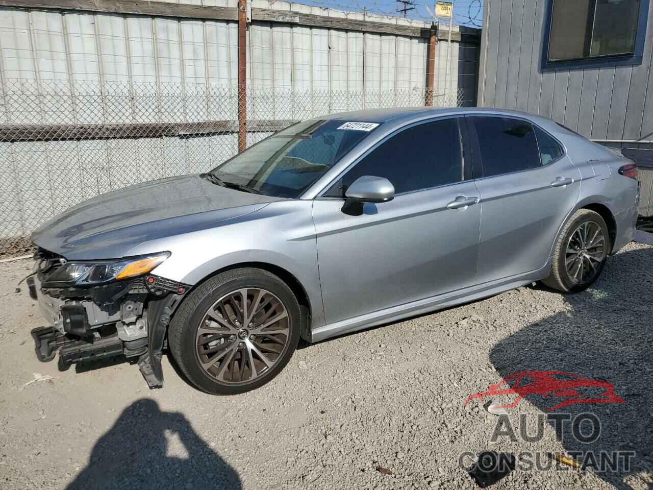 TOYOTA CAMRY 2018 - 4T1B11HK4JU518281