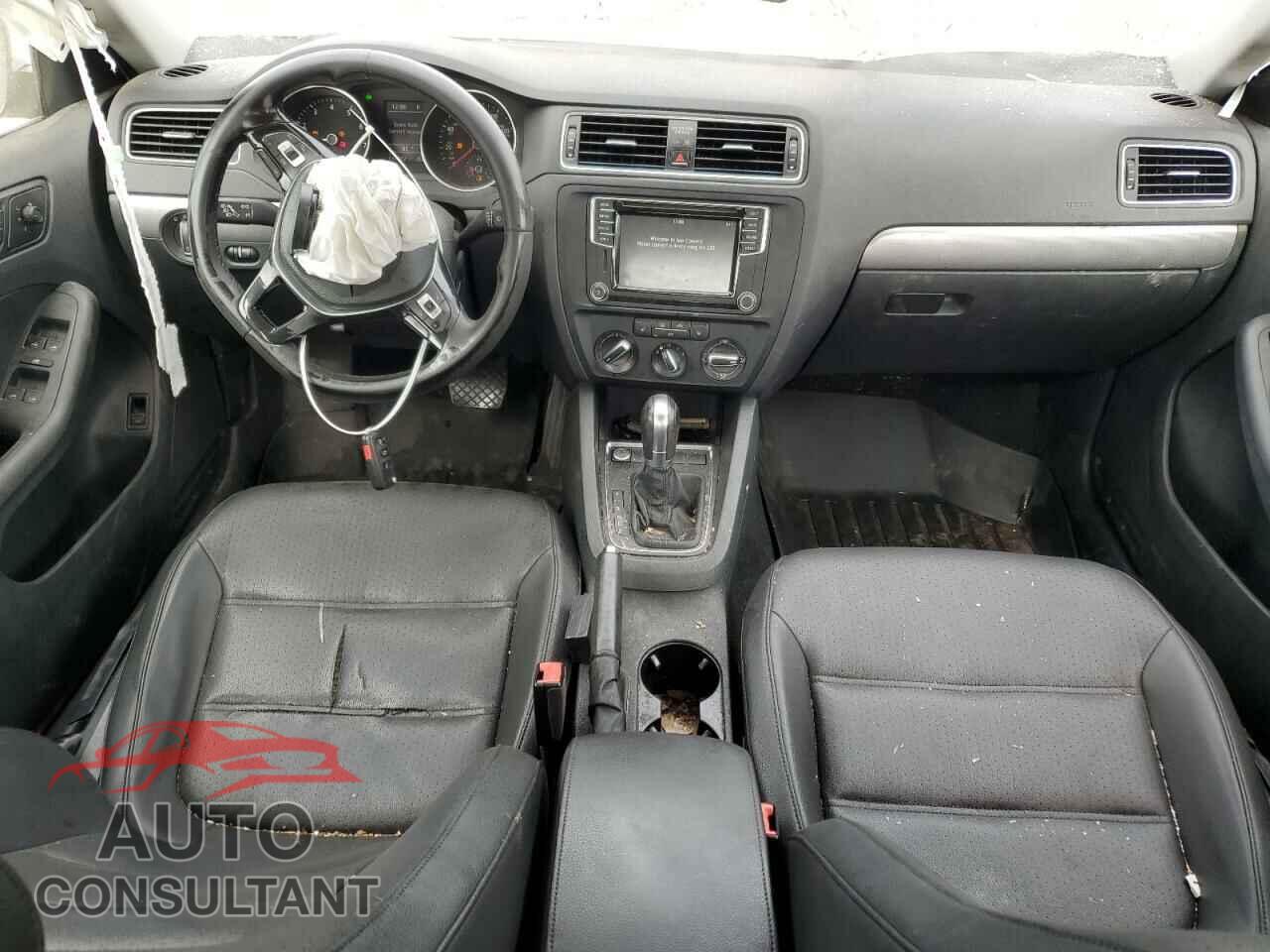 VOLKSWAGEN JETTA 2017 - 3VWDB7AJ4HM413539