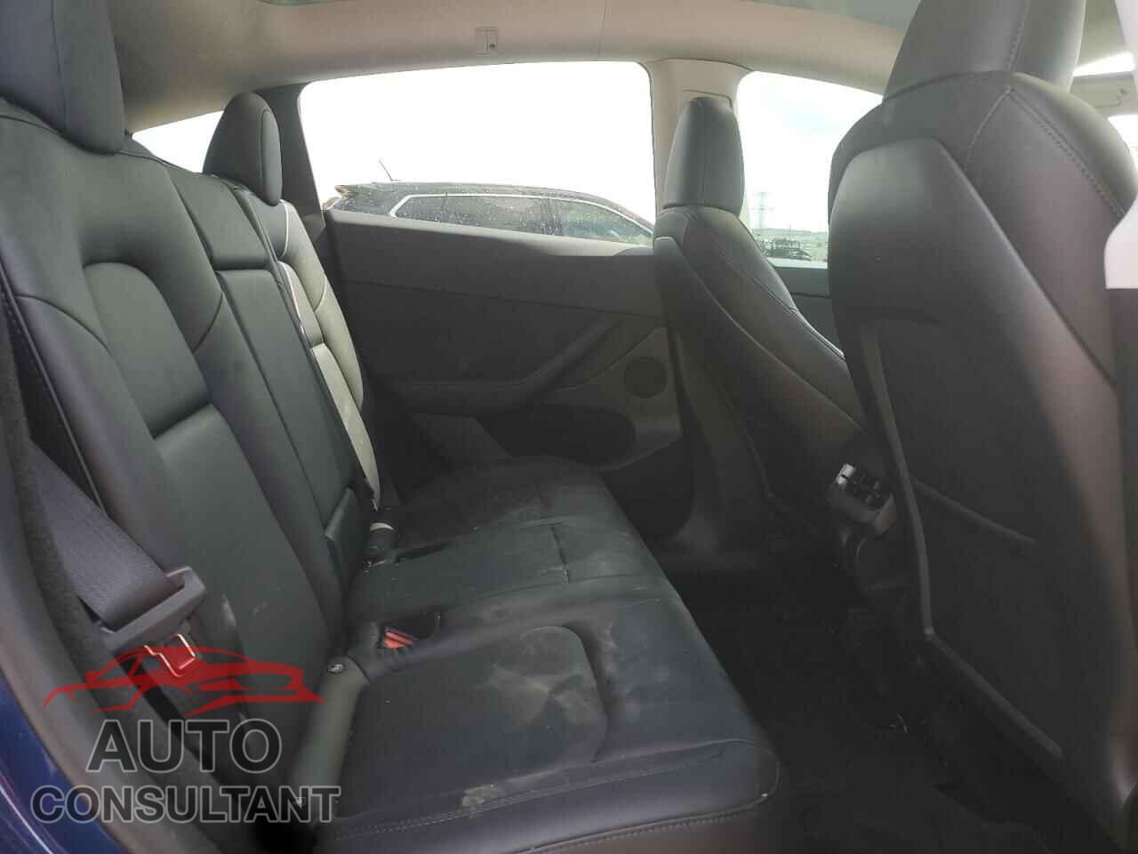 TESLA MODEL Y 2023 - 7SAYGDEE4PF674869