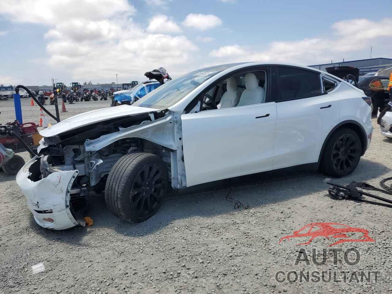 TESLA MODEL Y 2021 - 5YJYGAEE0MF178975