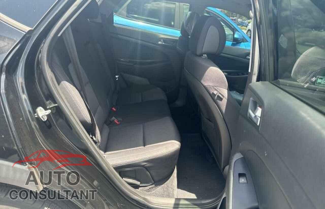 HYUNDAI TUCSON 2017 - KM8J3CA22HU328372