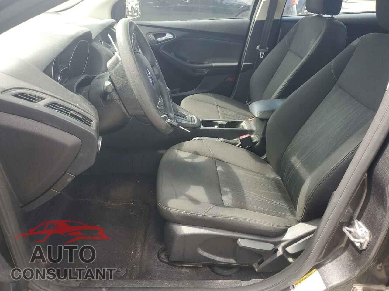 FORD FOCUS 2017 - 1FADP3F21HL251357