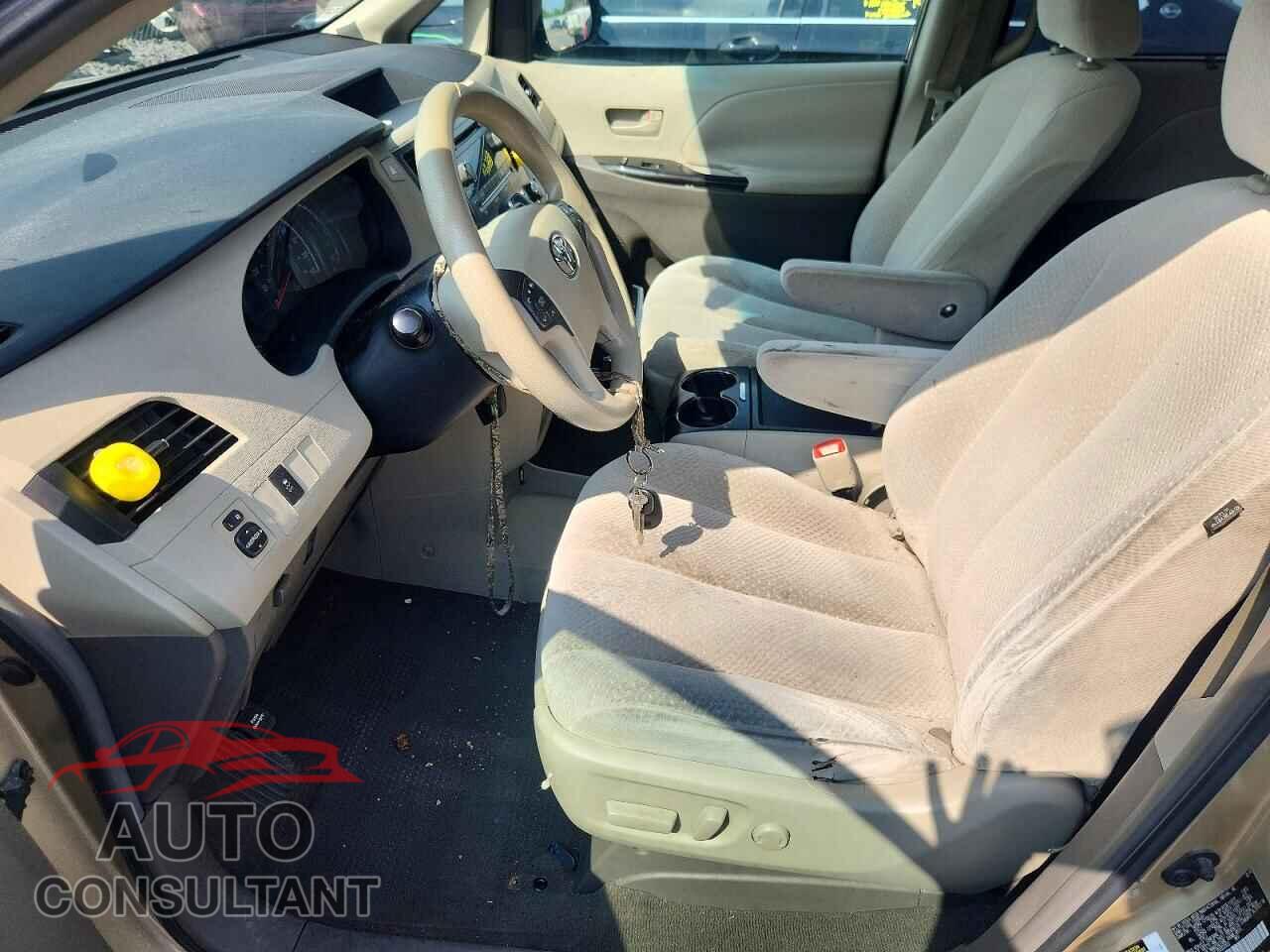 TOYOTA SIENNA 2011 - 5TDKK3DC1BS022923