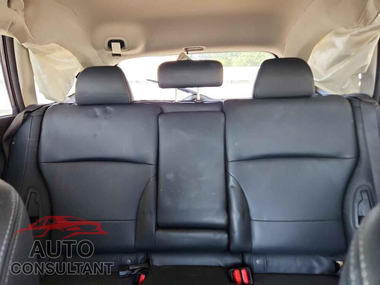SUBARU OUTBACK 2017 - 4S4BSANC1H3229157