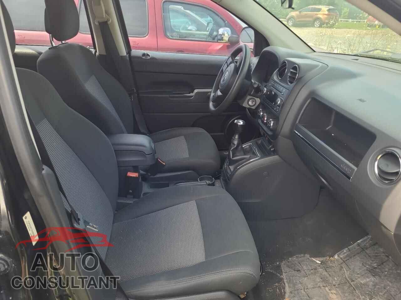 JEEP COMPASS 2012 - 1C4NJCAB7CD595690