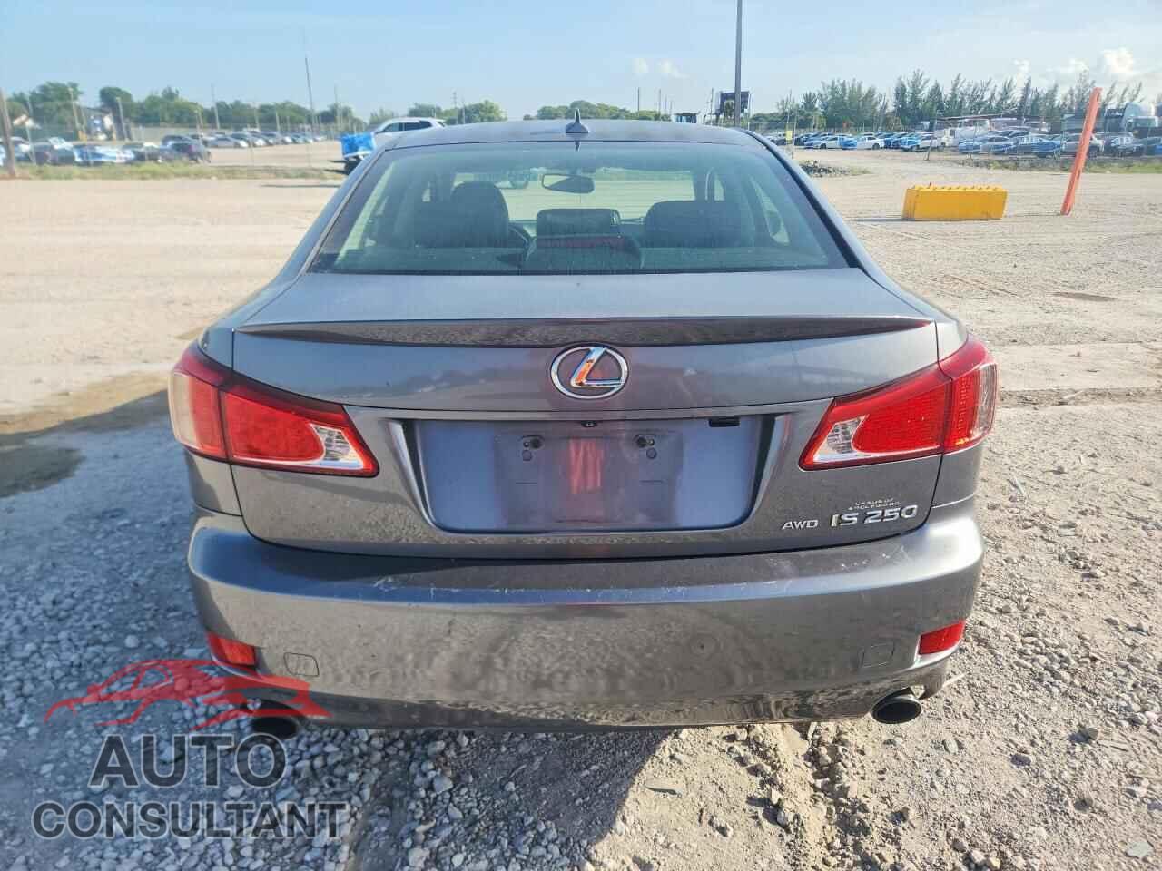 LEXUS IS 2013 - JTHCF5C29D5063546