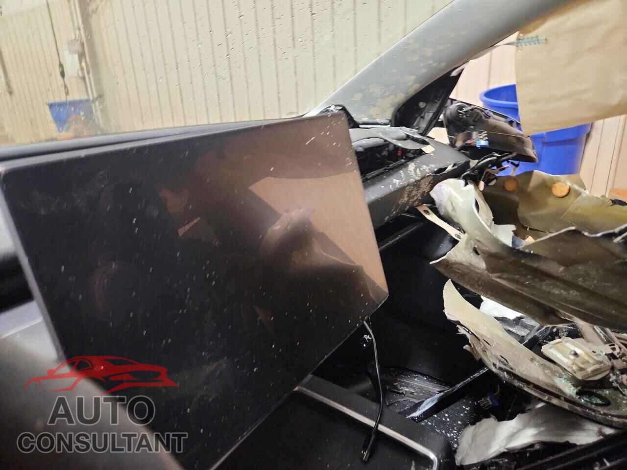 TESLA MODEL 3 2024 - 5YJ3E1EB1RF812131