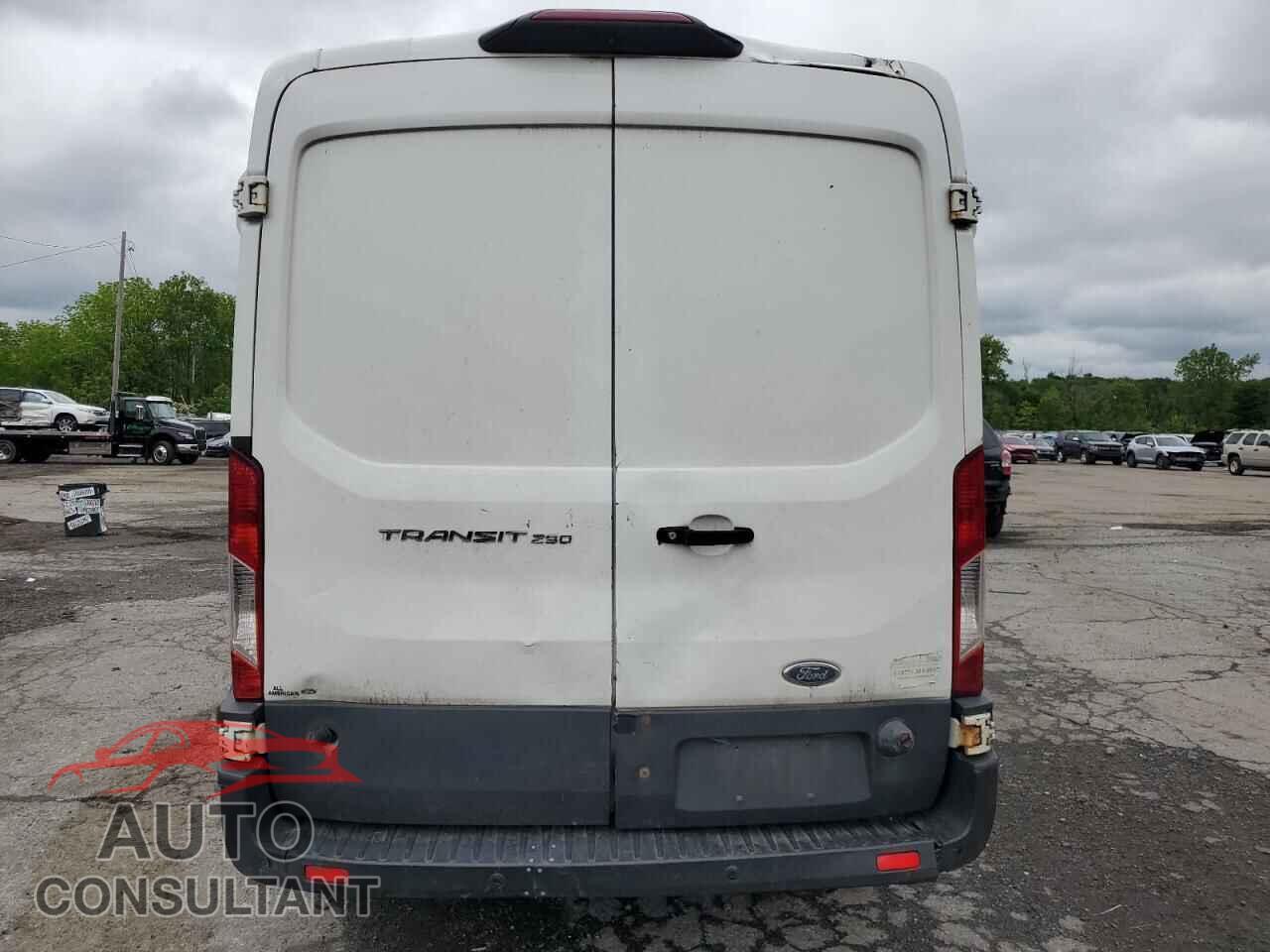FORD TRANSIT 2018 - 1FTYR2CM2JKA22509