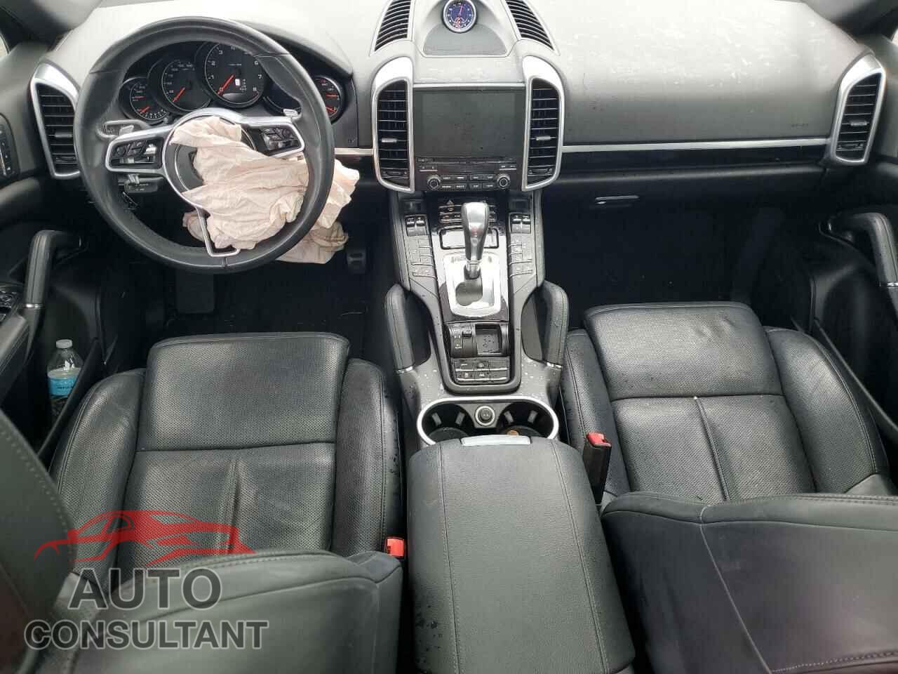 PORSCHE CAYENNE 2017 - WP1AA2A20HKA81920