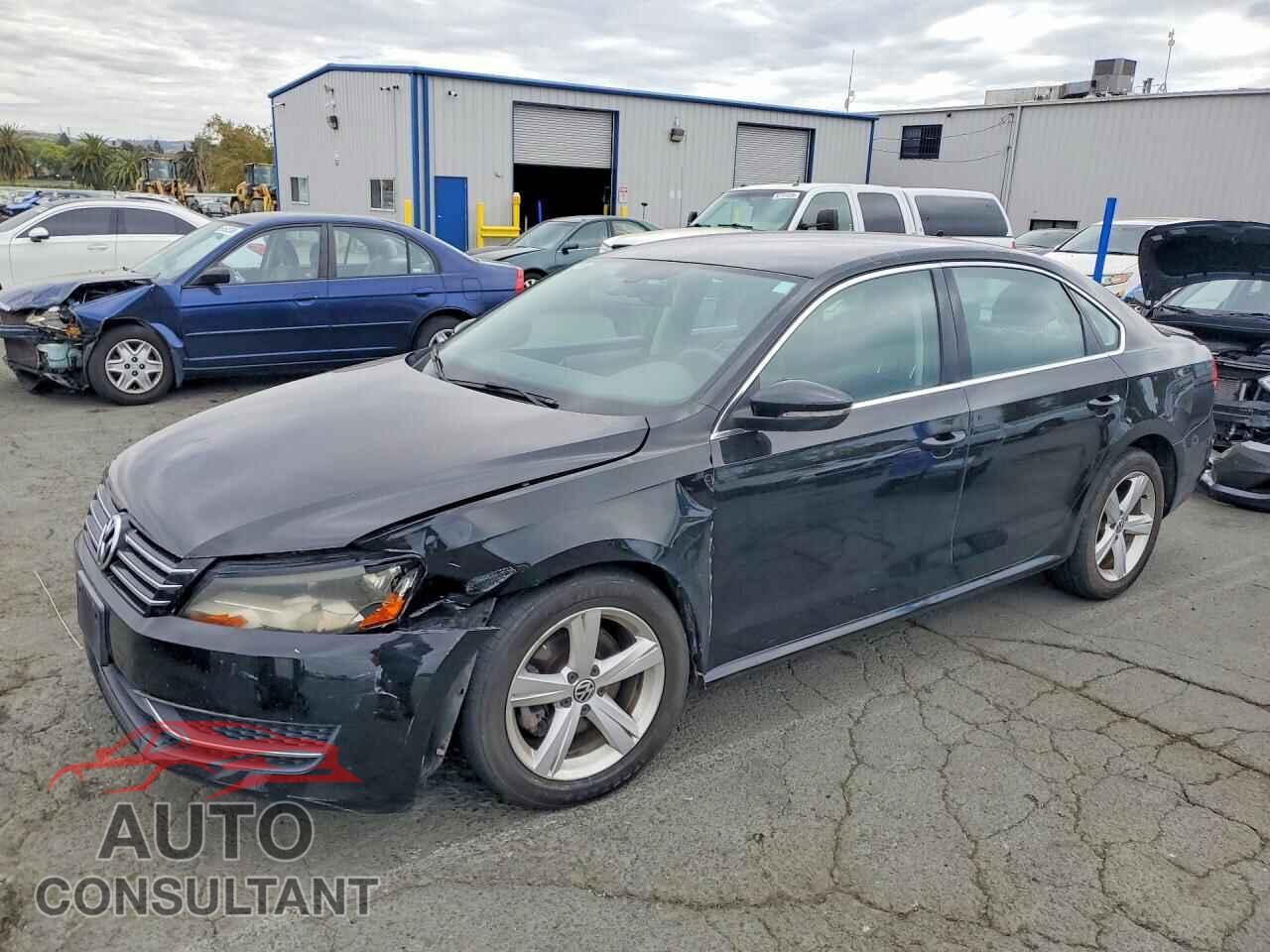VOLKSWAGEN PASSAT 2012 - 1VWBP7A30CC041282