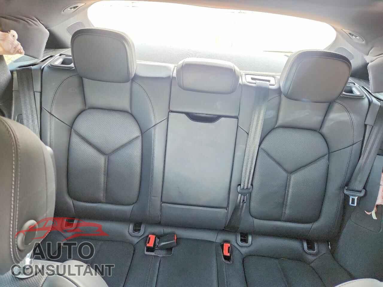 PORSCHE MACAN 2017 - WP1AA2A54HLB00585