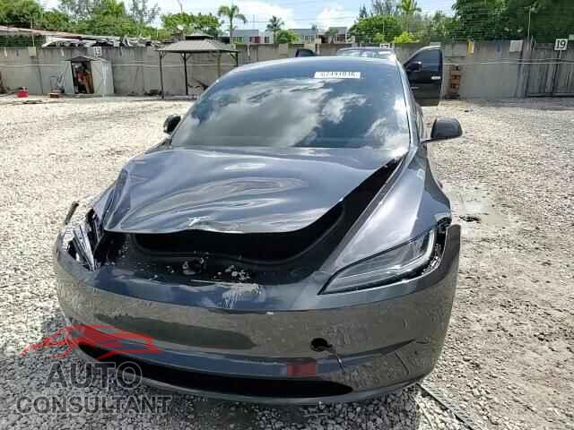 TESLA MODEL 3 2025 - 5YJ3E1EA7SF998285