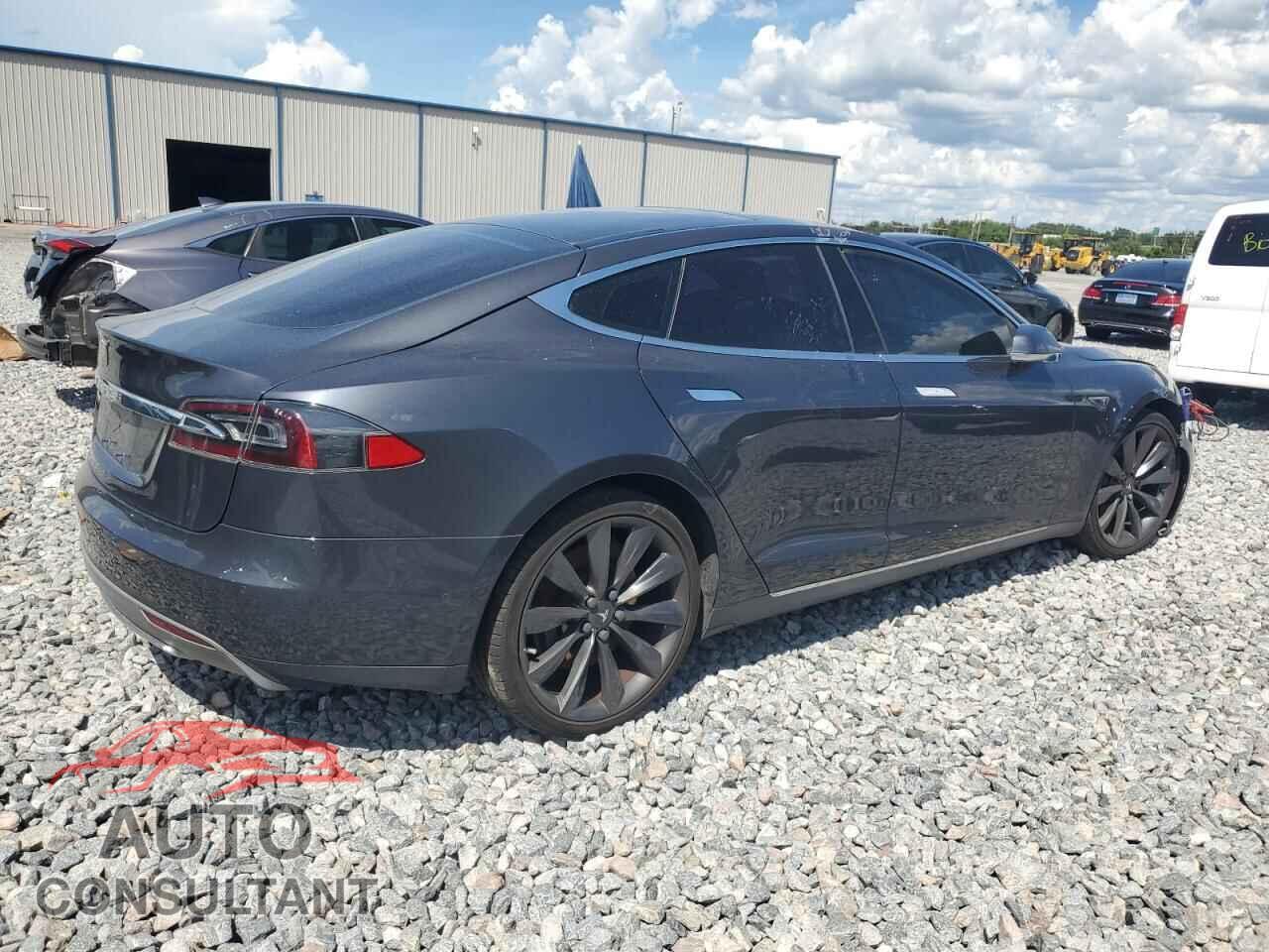 TESLA MODEL S 2015 - 5YJSA1E11FF107971