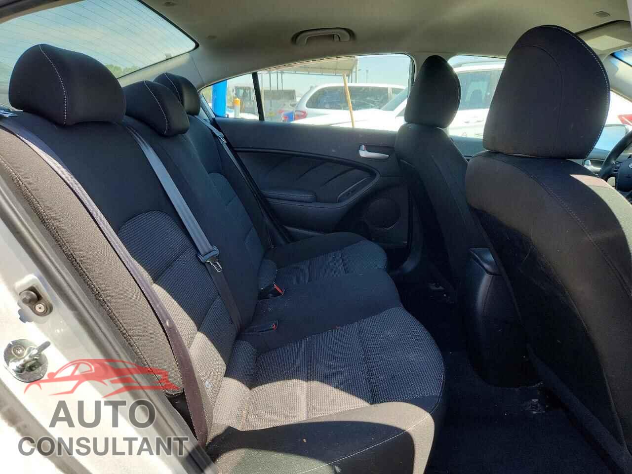 KIA FORTE 2017 - 3KPFK4A73HE128727