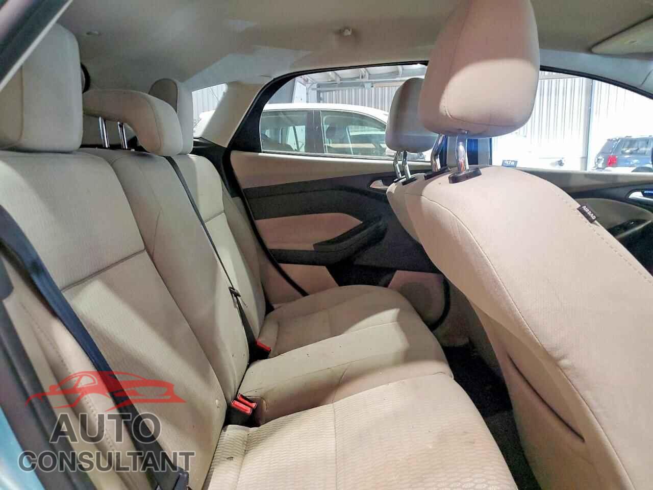 FORD FOCUS 2012 - 1FAHP3M26CL238939
