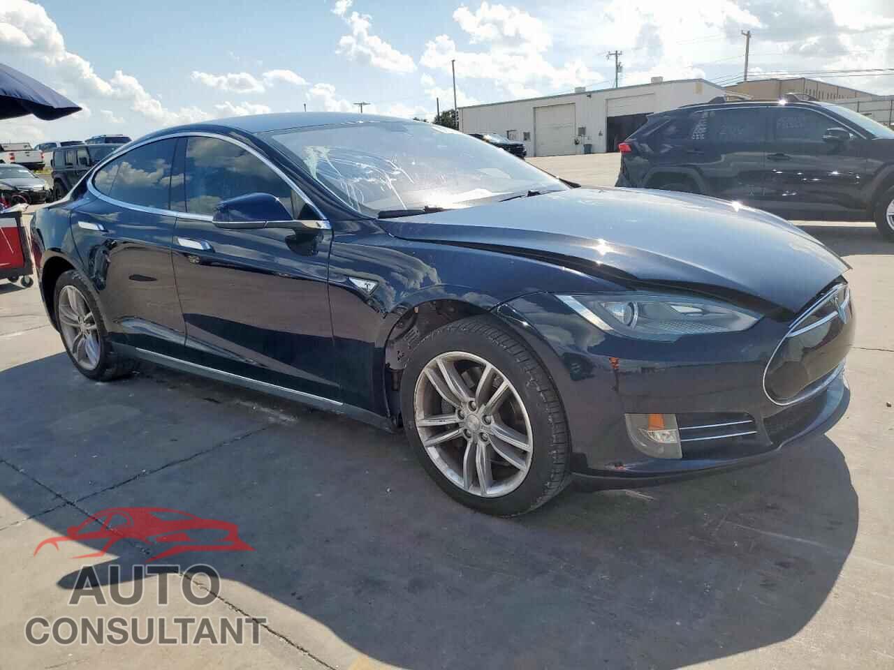 TESLA MODEL S 2013 - 5YJSA1CN8DFP05784