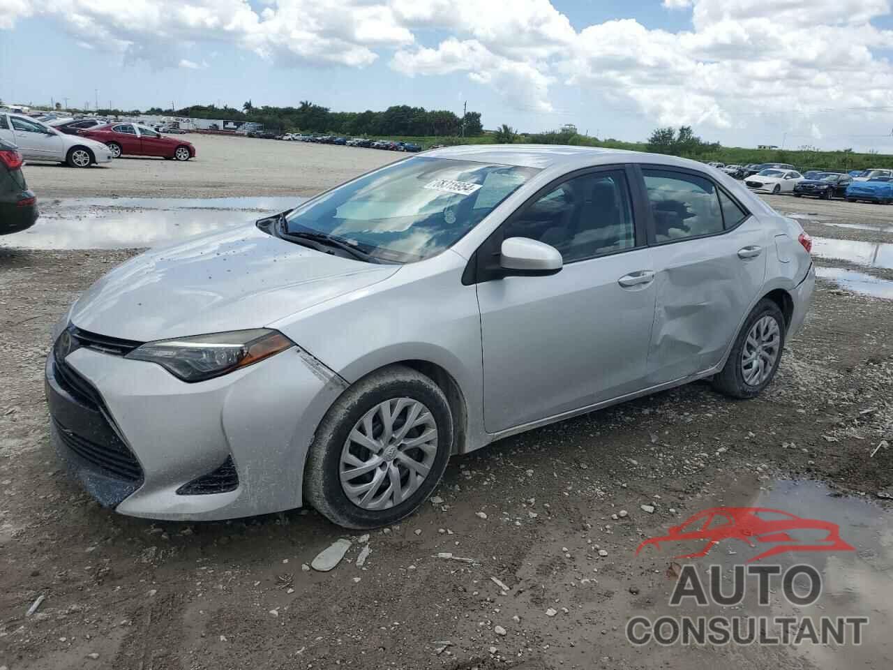 TOYOTA COROLLA 2018 - 5YFBURHE2JP739945