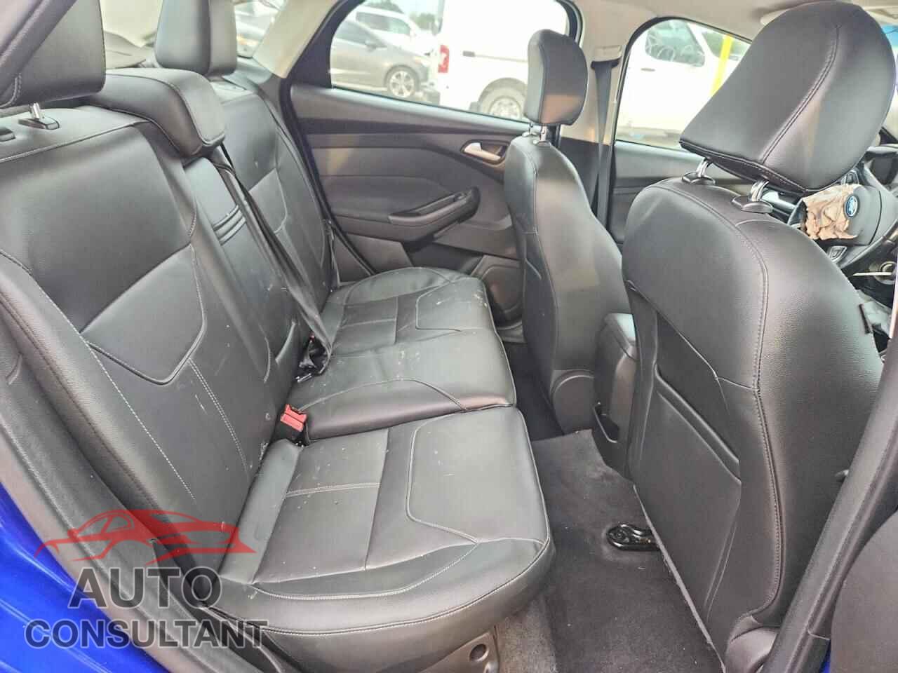 FORD FOCUS 2015 - 1FADP3F27FL305306