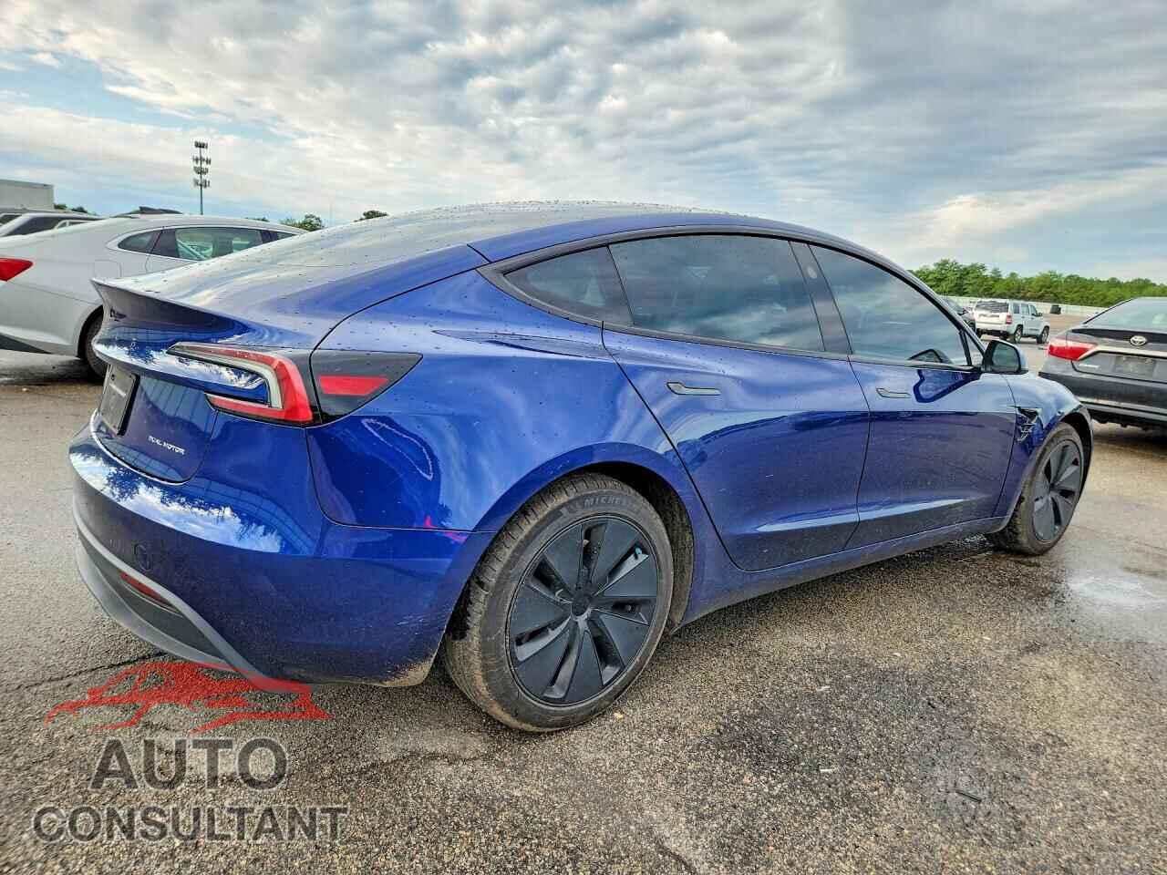 TESLA MODEL 3 2024 - 5YJ3E1EBXRF821409