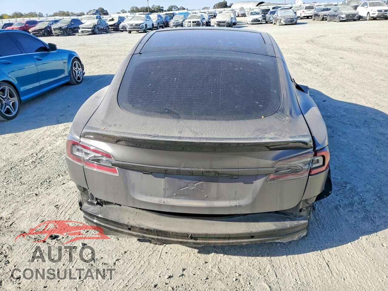 TESLA MODEL S 2018 - 5YJSA1E48JF295424