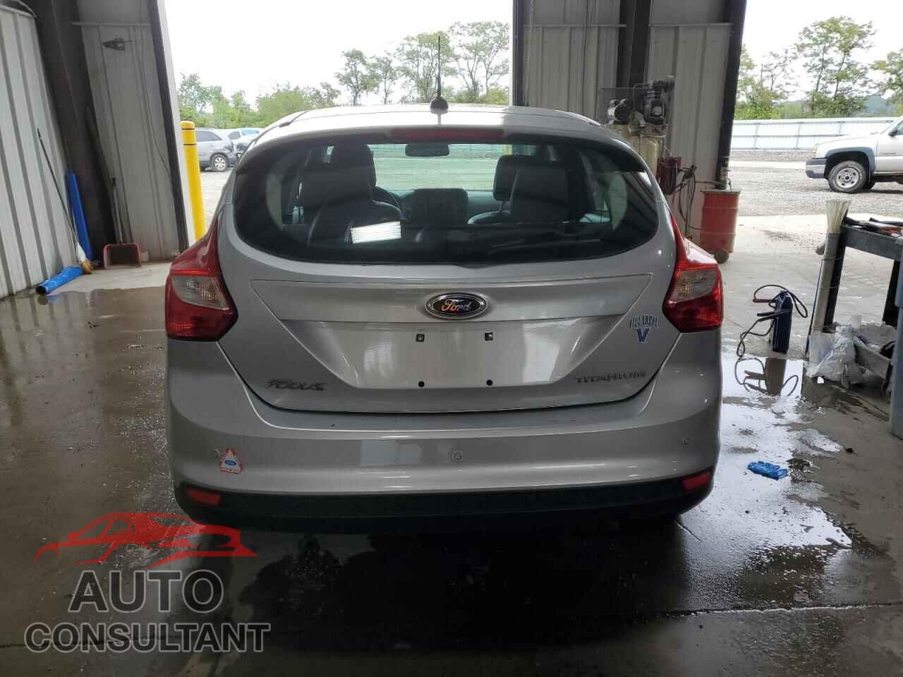 FORD FOCUS 2012 - 1FAHP3N21CL188465