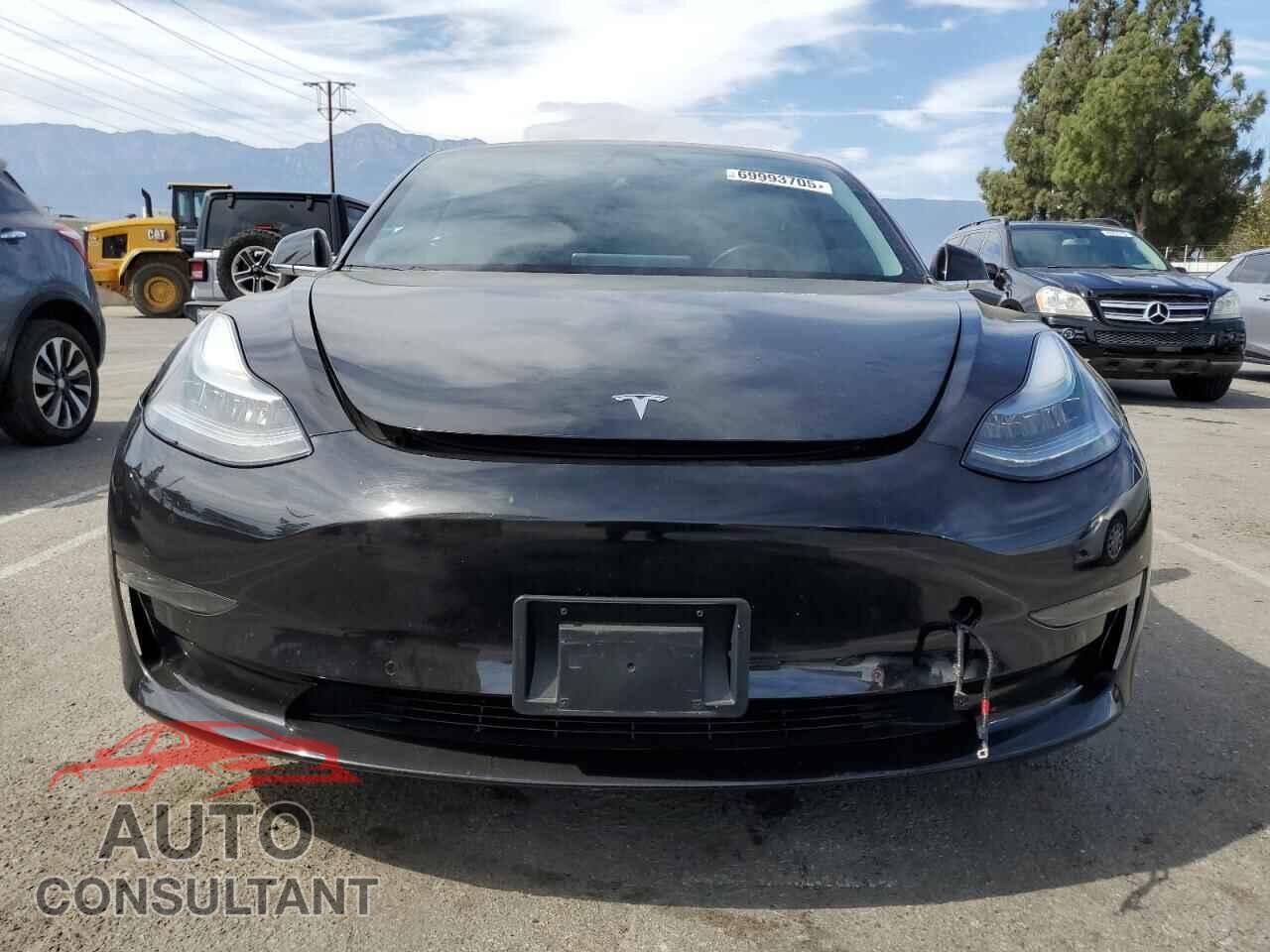 TESLA MODEL 3 2018 - 5YJ3E1EA8JF071097