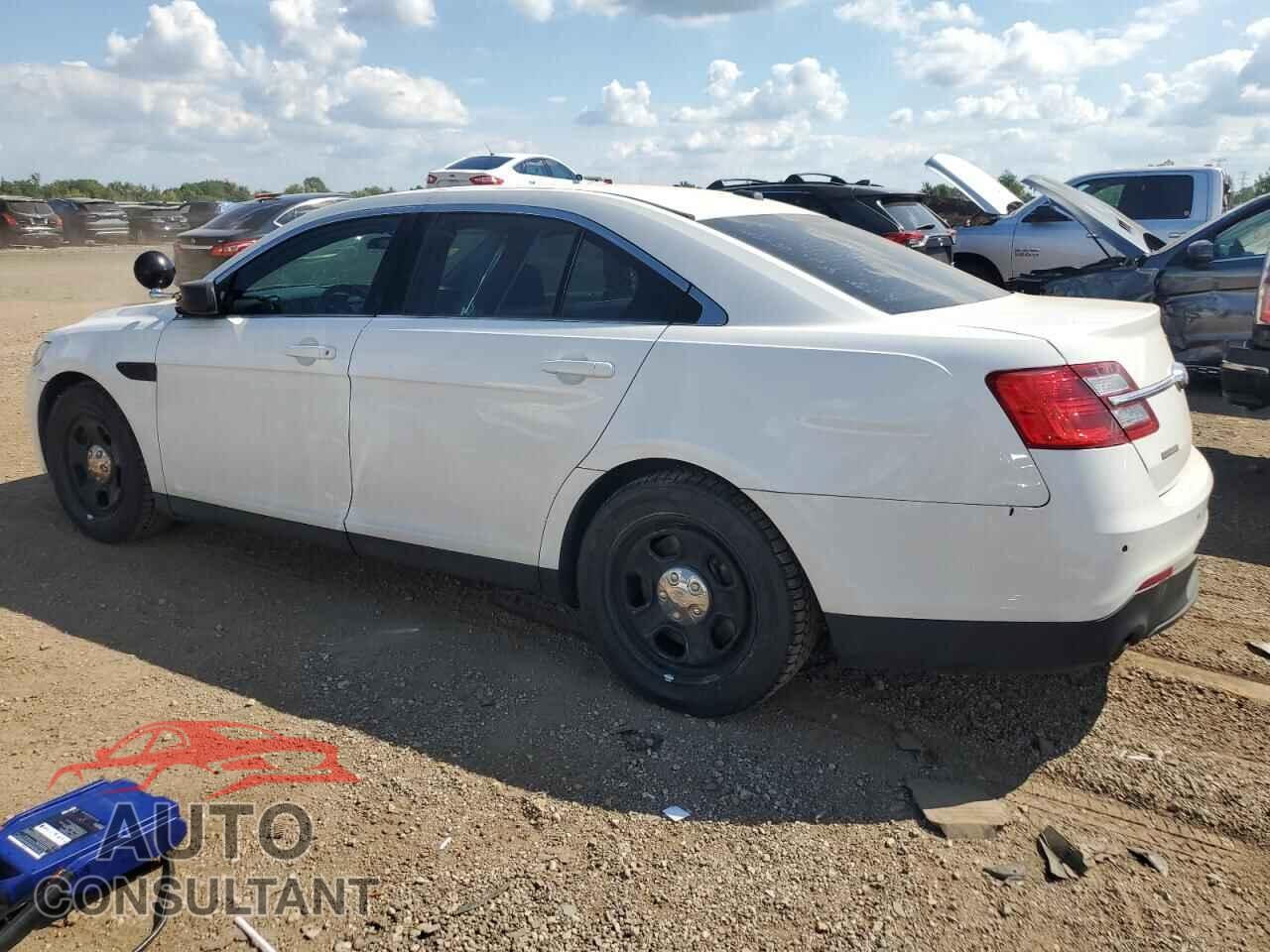 FORD TAURUS 2018 - 1FAHP2MK3JG120198