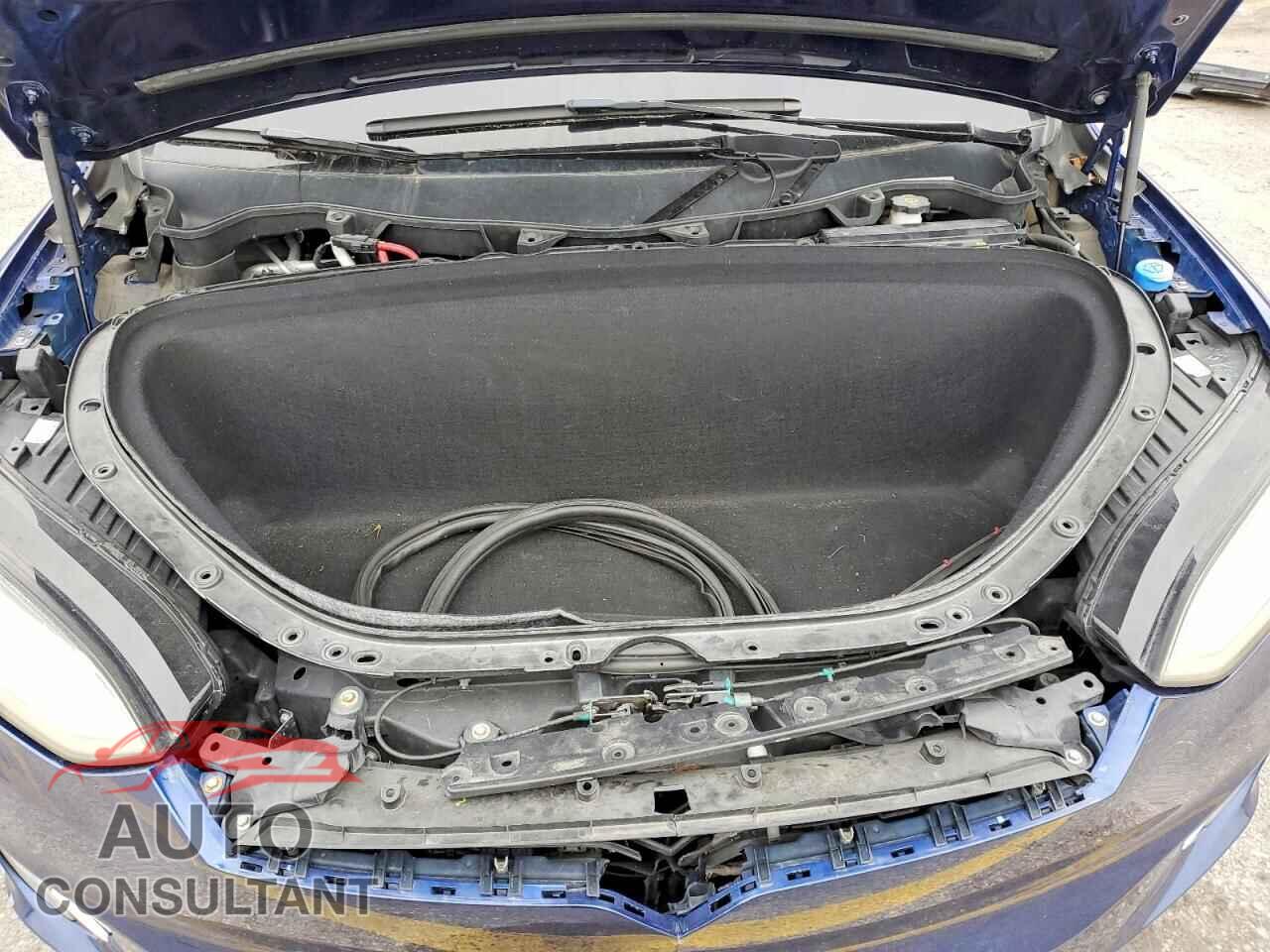 TESLA MODEL X 2016 - 5YJXCAE47GFS00375