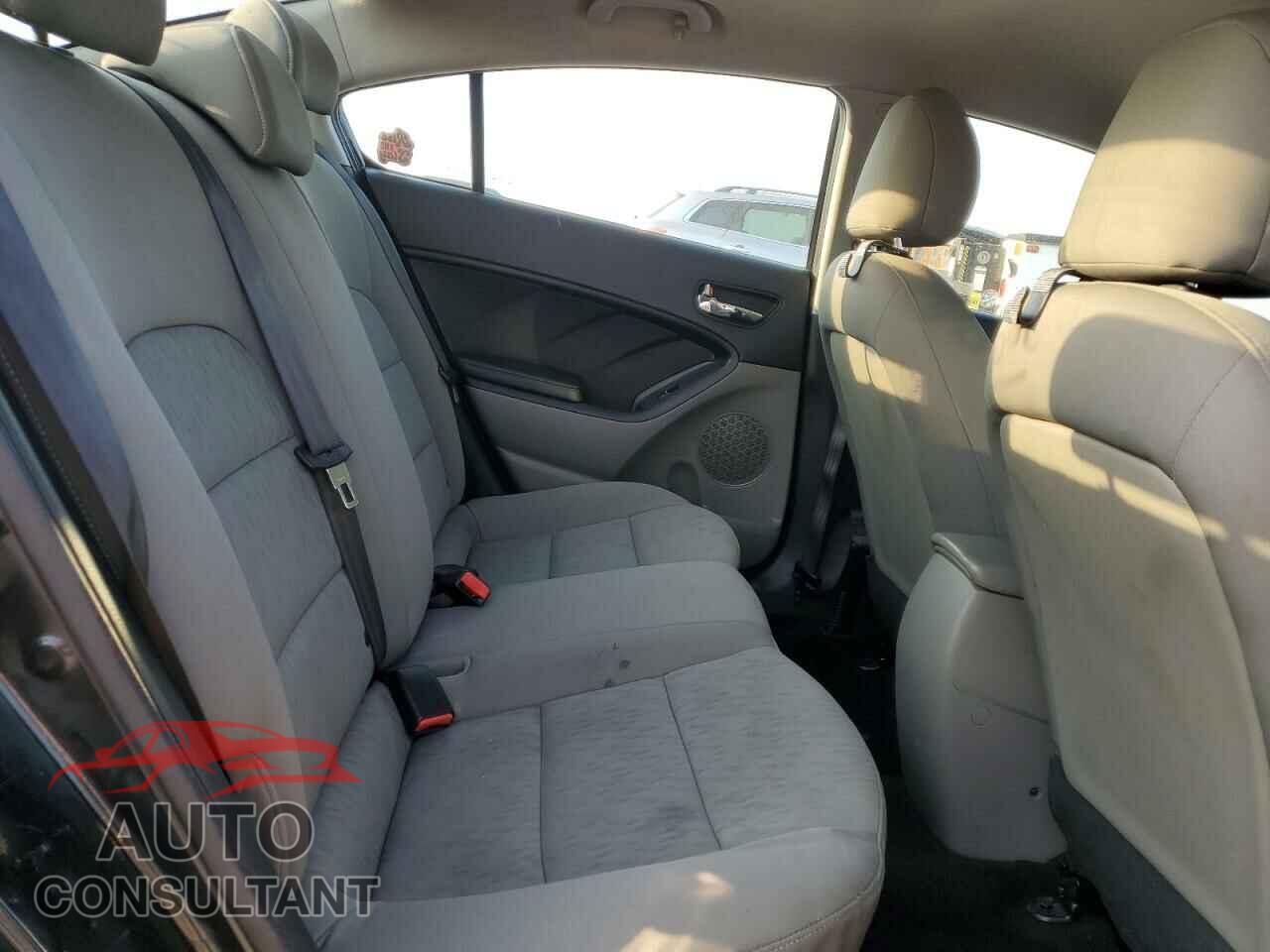 KIA FORTE 2016 - KNAFK4A60G5610120