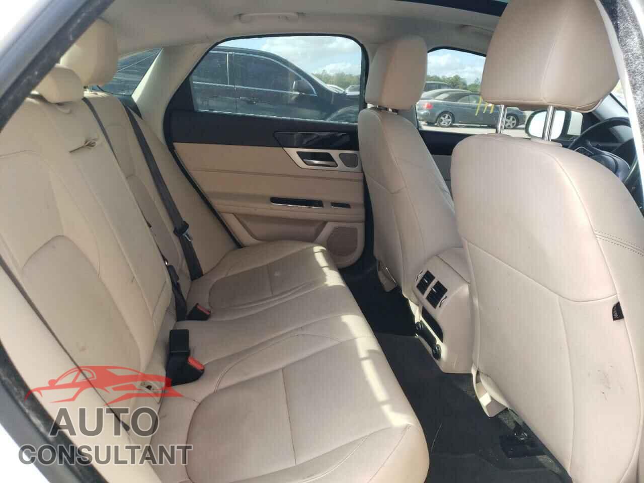 JAGUAR XF 2017 - SAJBD4BVXHCY34768