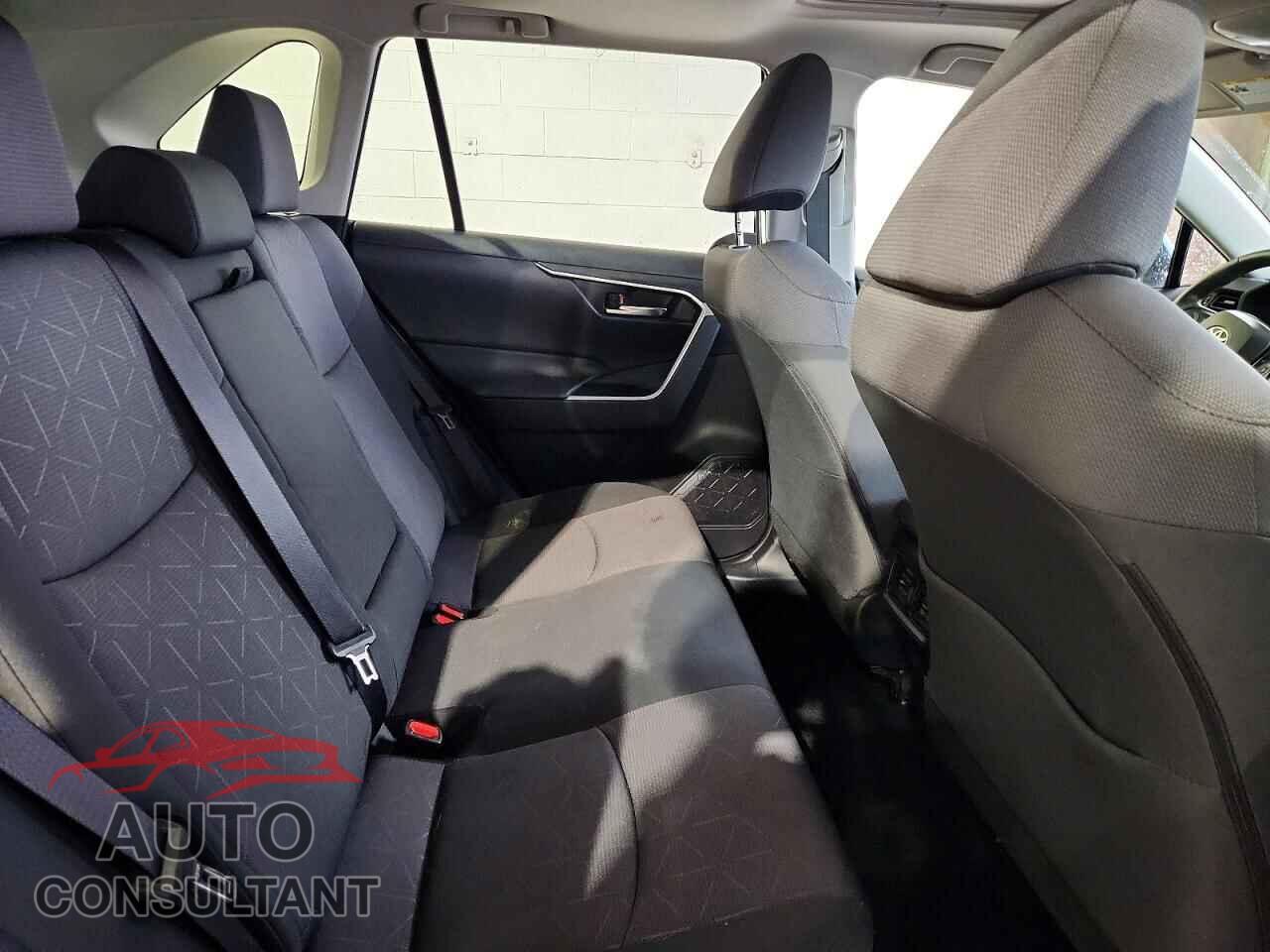 TOYOTA RAV4 2019 - JTMP1RFV5KD009940