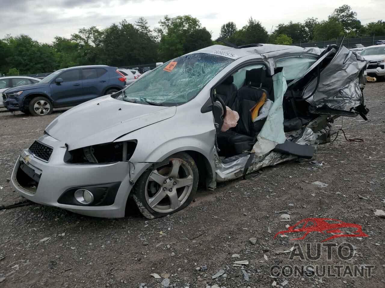 CHEVROLET SONIC 2012 - 1G1JE5SH9C4125235