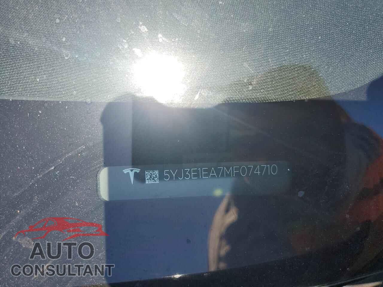 TESLA MODEL 3 2021 - 5YJ3E1EA7MF074710