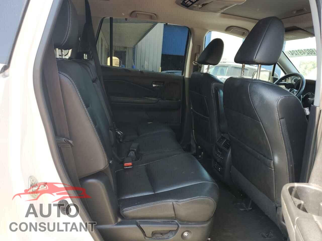 HONDA PILOT 2017 - 5FNYF6H99HB012779