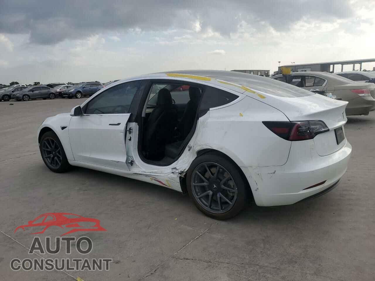 TESLA MODEL 3 2020 - 5YJ3E1EA6LF669885