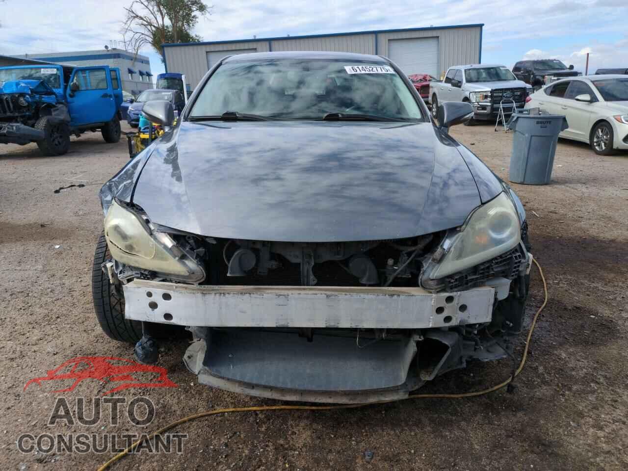 LEXUS IS 2013 - JTHCE5C22D5003028