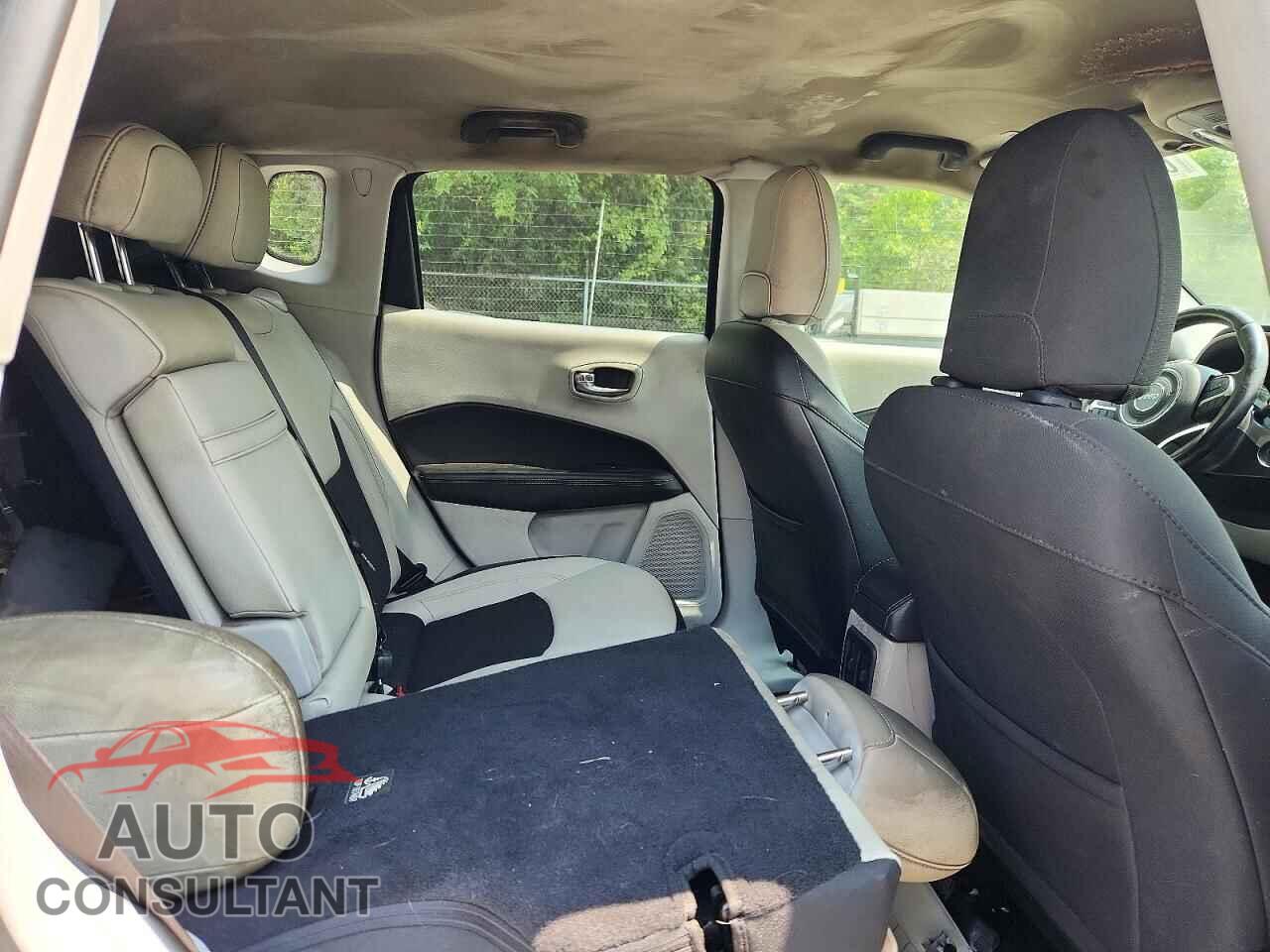 JEEP COMPASS 2019 - 3C4NJDBB8KT839666