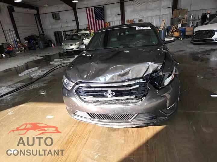 FORD TAURUS 2017 - 1FAHP2F87HG102606