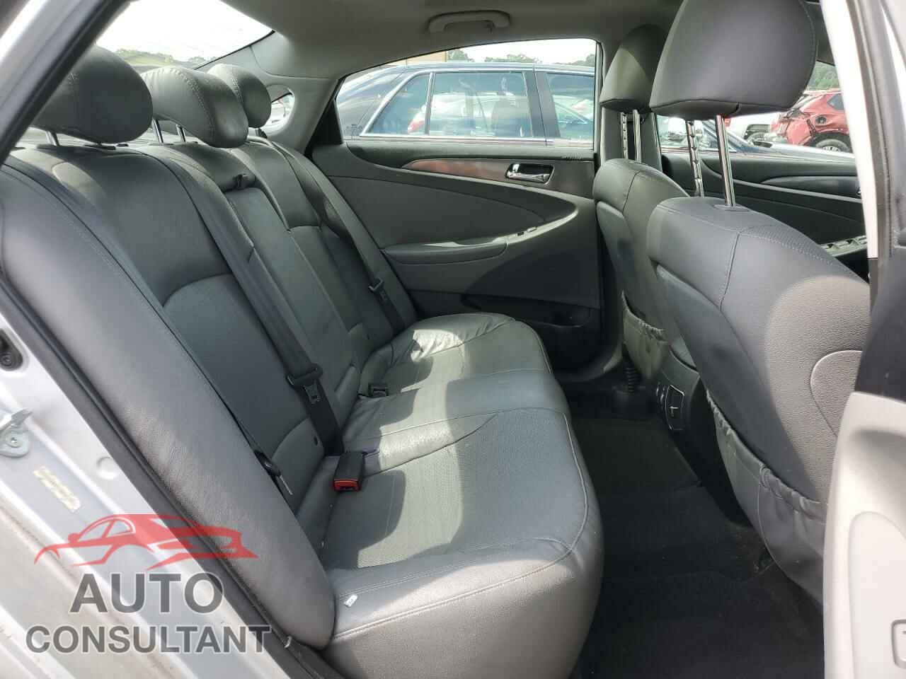 HYUNDAI SONATA 2012 - KMHEC4A45CA031275