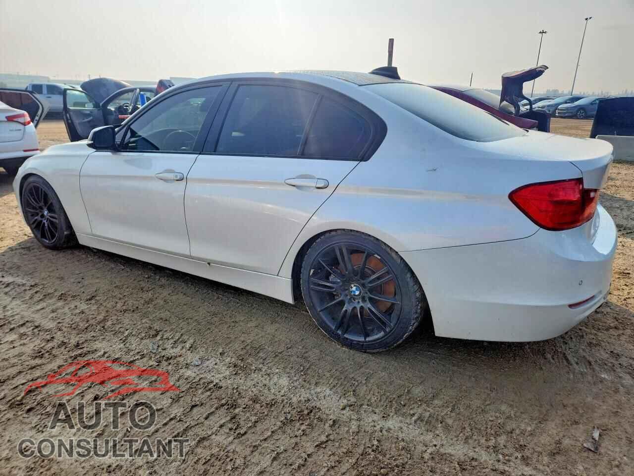 BMW 3 SERIES 2013 - WBA3B9C53DF585384