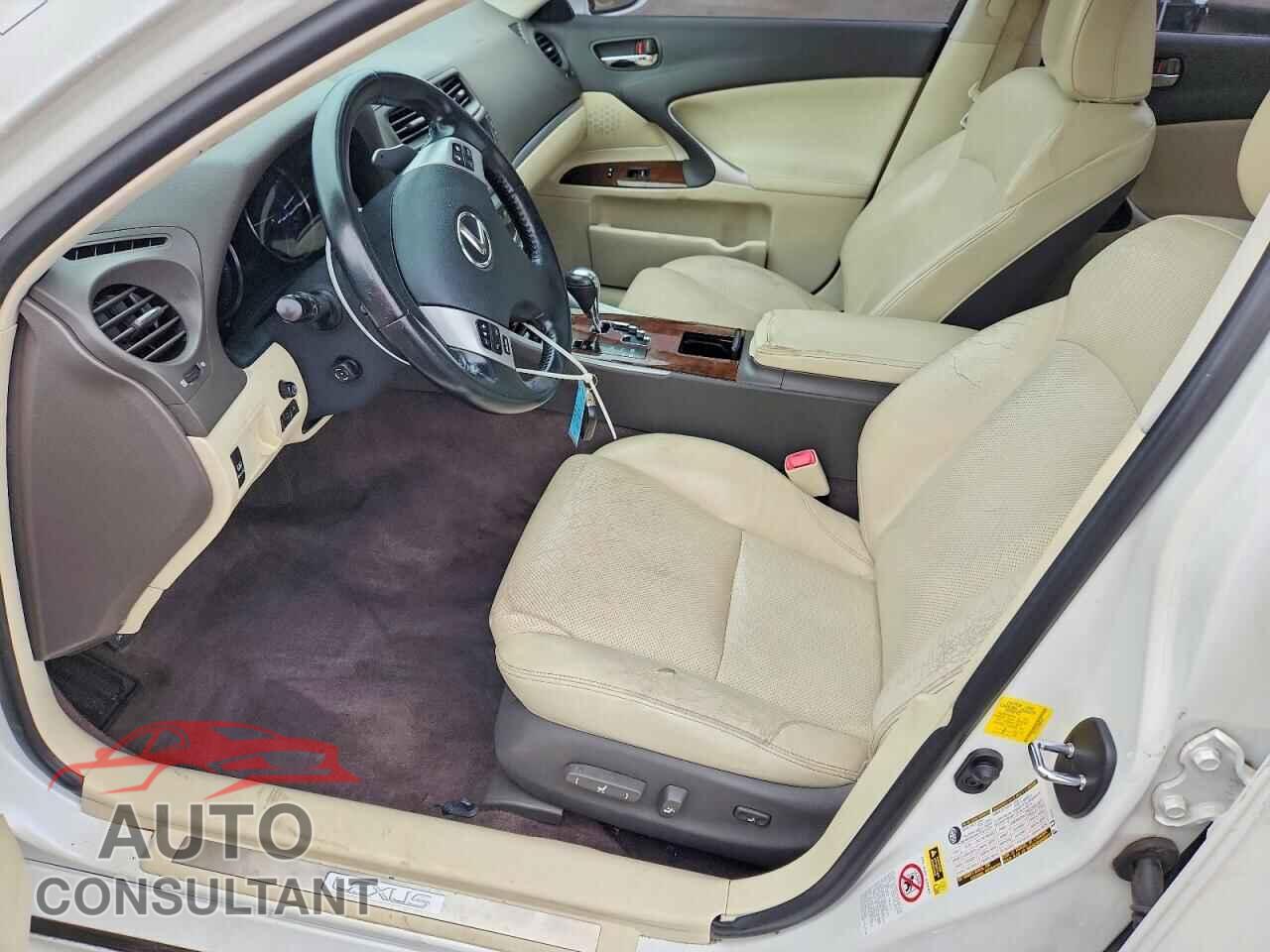 LEXUS IS 2011 - JTHCF5C22B5051817